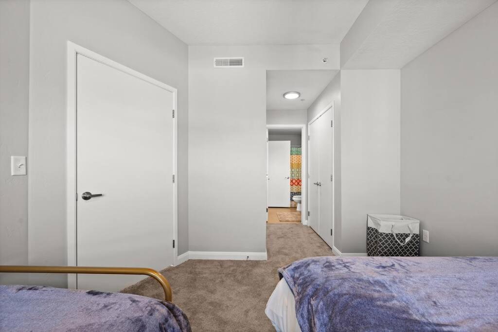 Apartment Charming Downtown Getaway